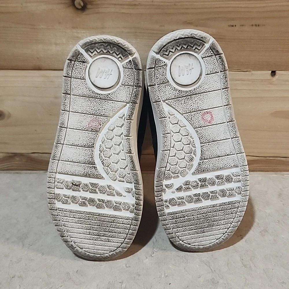 H&M Mickey Mouse Shoes Kids Size 6.5 Toddler